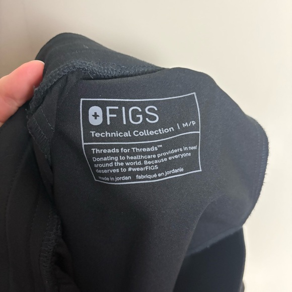 Figs Black Zamora Jogger Scrub Pants Size Medium Petite - Picture 8 of 9